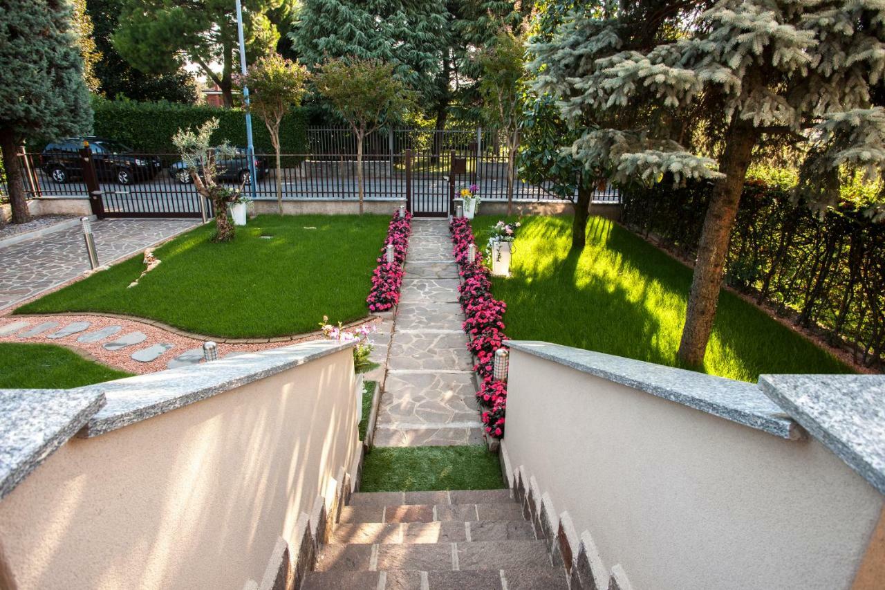 ברוגריו B&B Villa Aurora מראה חיצוני תמונה